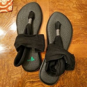 Sanuk Black Yoga Sling